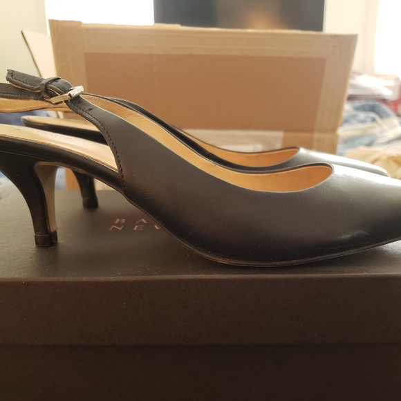 Barney's NY black leather slingbacks NWT sz9 - Picture 5 of 8